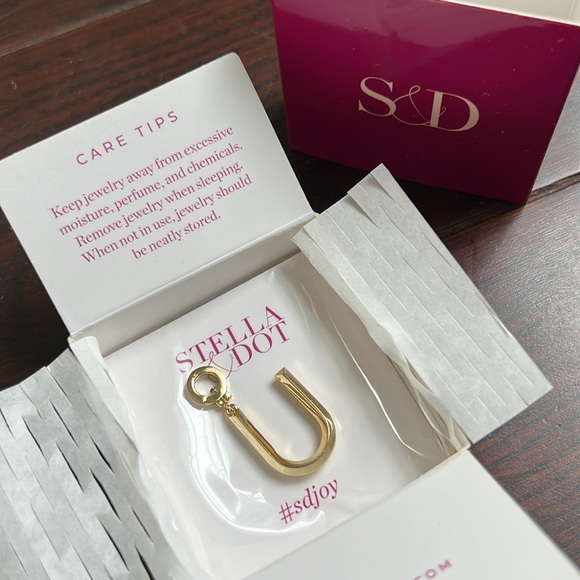 STELLA&DOT Tatum U charm - Picture 1 of 8